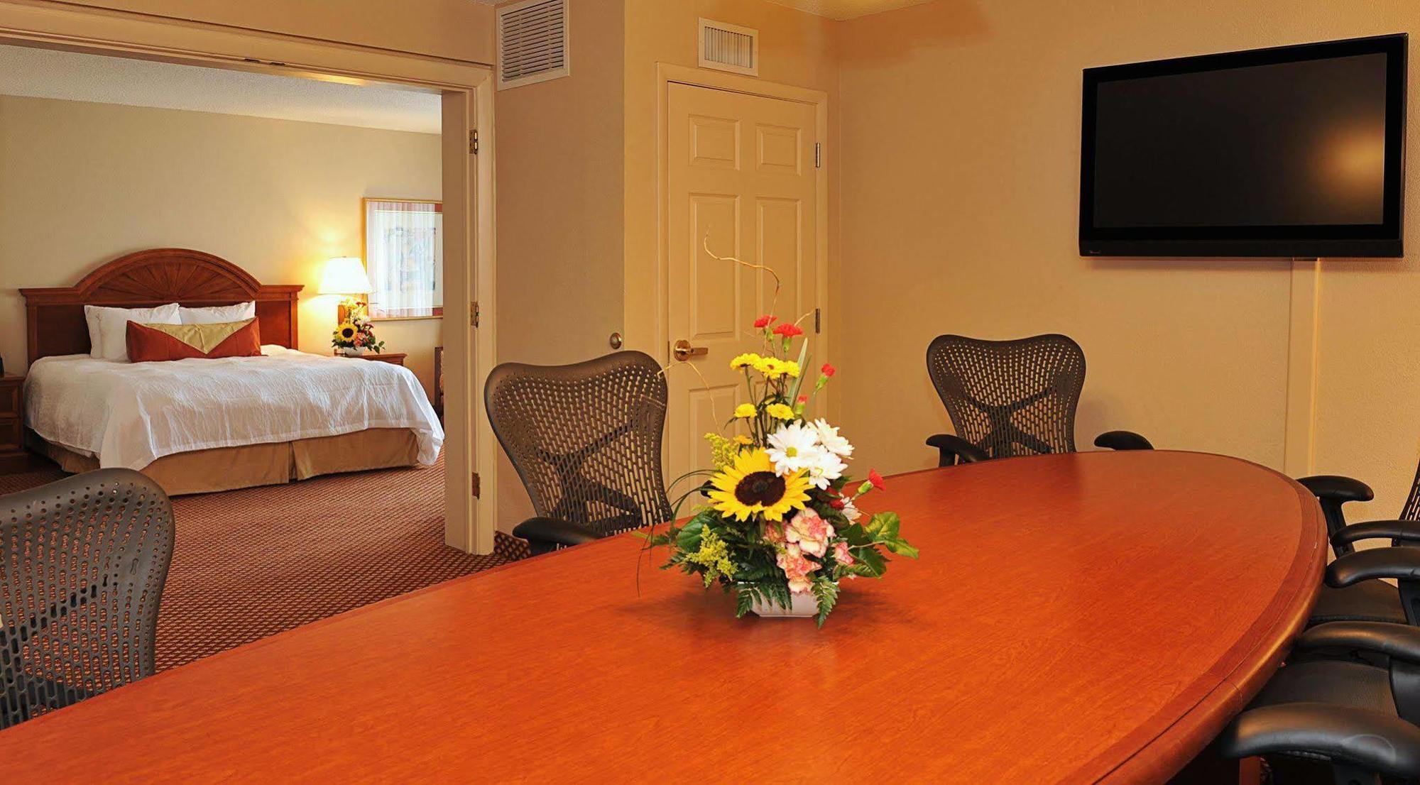 Hilton Garden Inn BWI Airport Лінтікум Номер фото